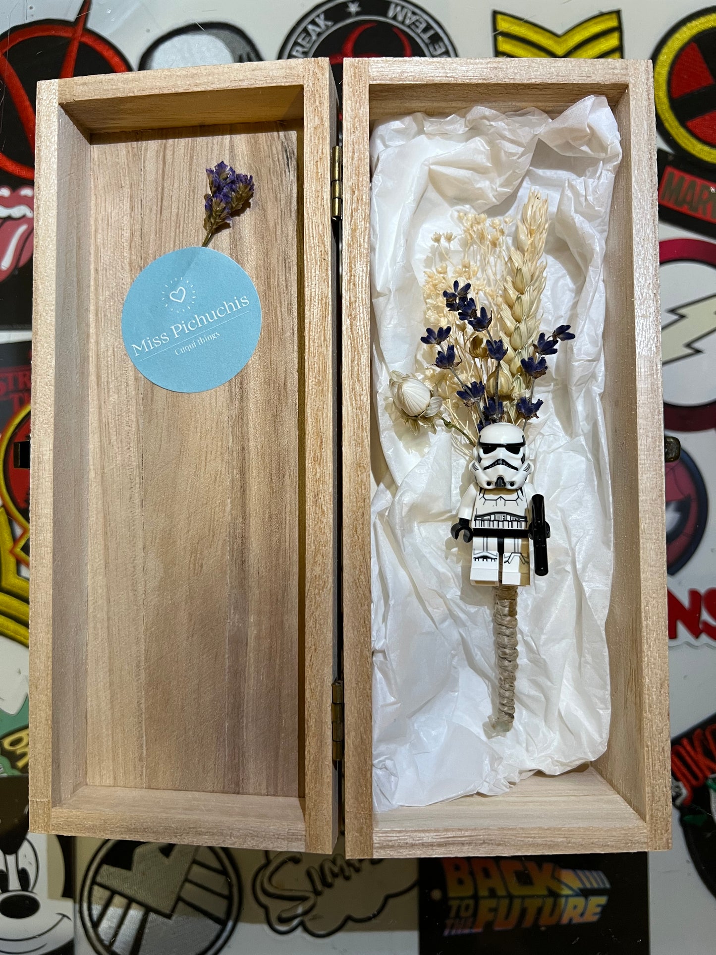 Alfileres de boda frikis